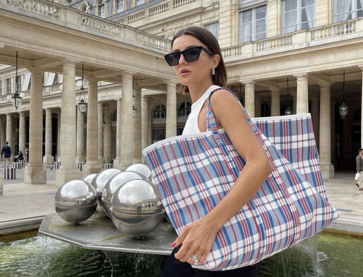 Balenciaga está vendendo bolsa 'saco de lixo' por 9.300 reais