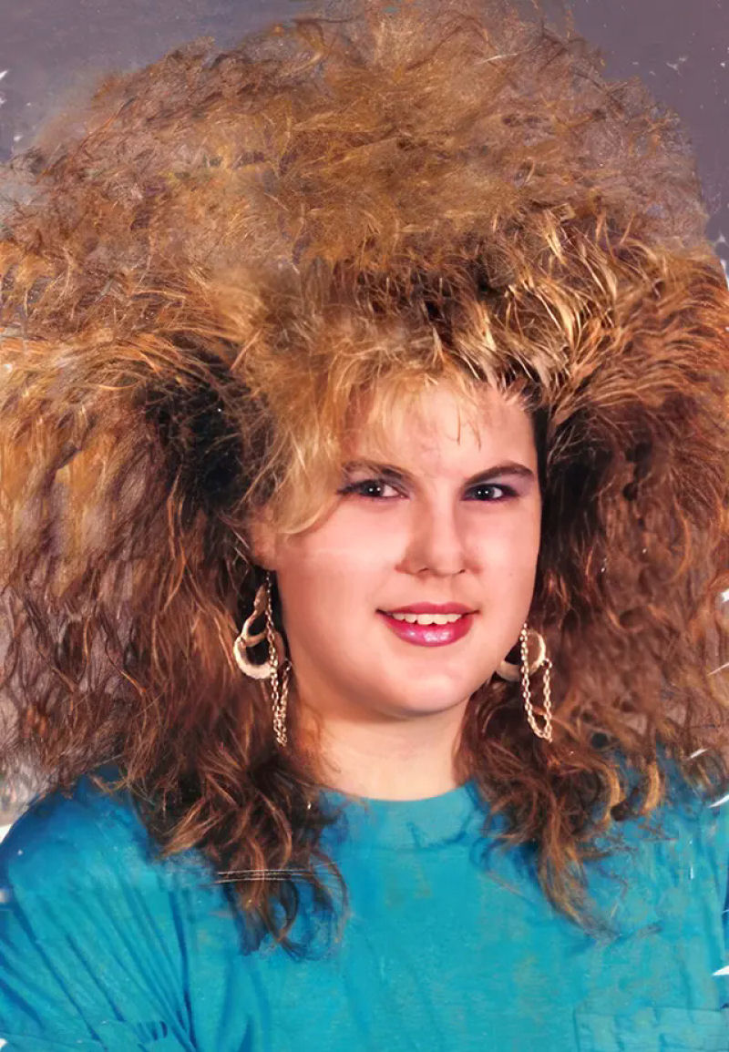 A Mania do Cabelo dos anos 80: quando as mulheres levaram os penteados a novos patamares 12