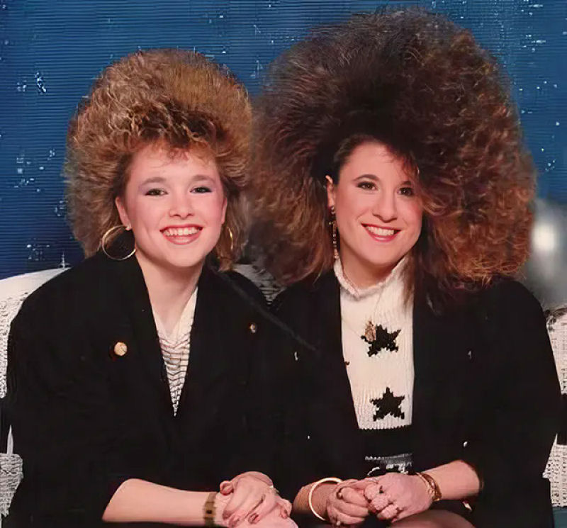 A Mania do Cabelo dos anos 80: quando as mulheres levaram os penteados a novos patamares 16