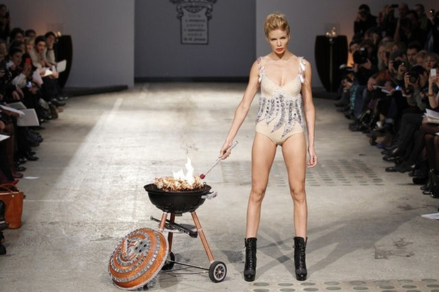 46 modelos ridculos da Paris Fashion Week 01