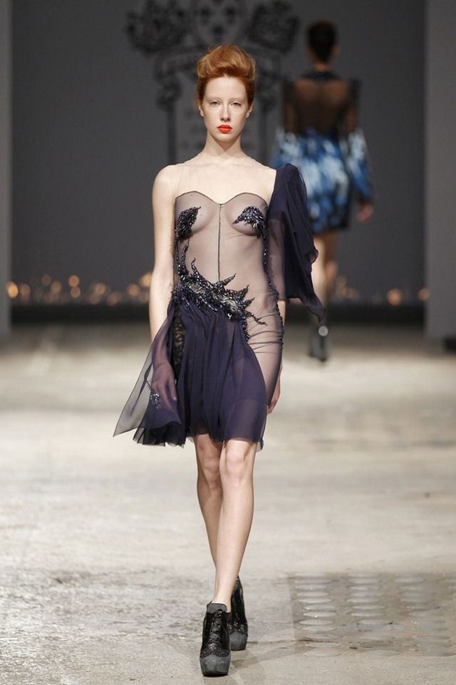 46 modelos ridculos da Paris Fashion Week 09