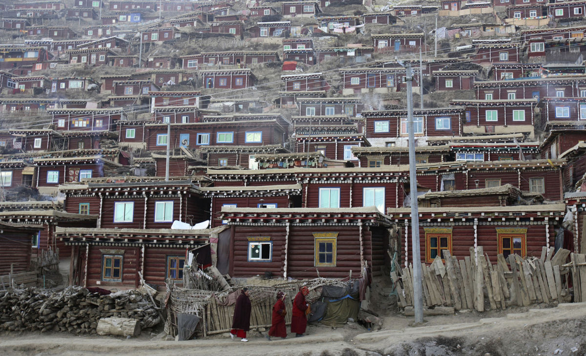 O espetacular monastrio de Seda encravado no plat tibetano a 4 mil metros de altura 10