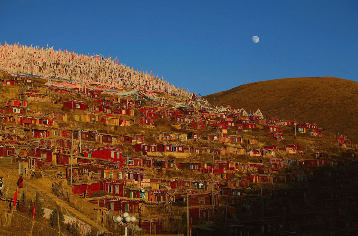 O espetacular monastrio de Seda encravado no plat tibetano a 4 mil metros de altura 22