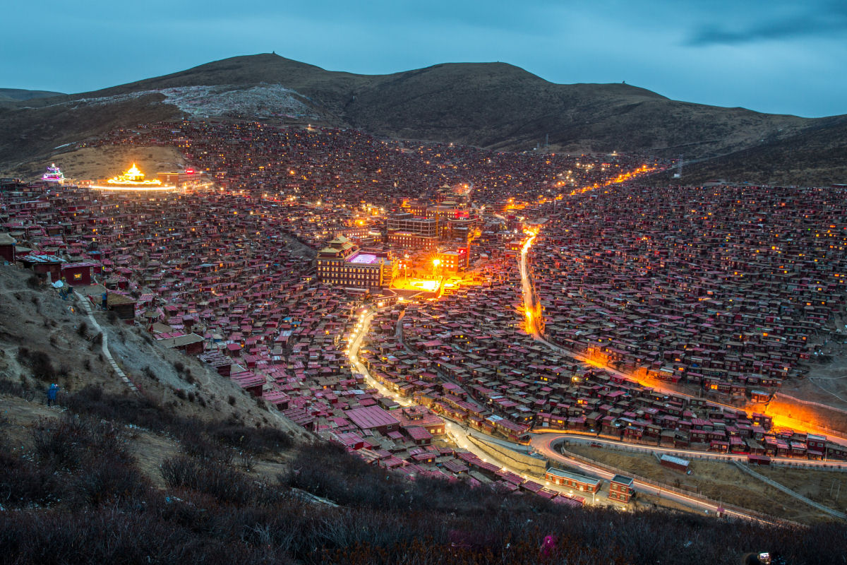 O espetacular monastrio de Seda encravado no plat tibetano a 4 mil metros de altura 01