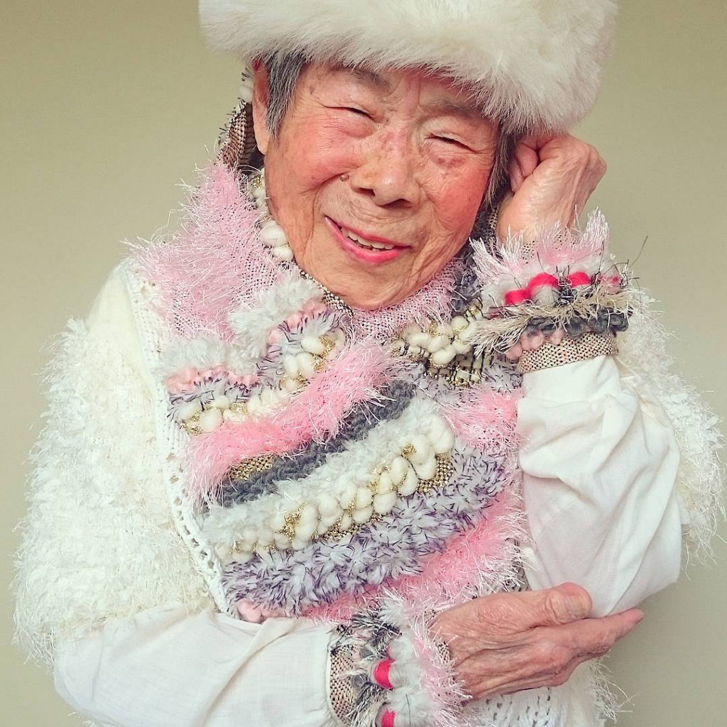 Esta vov de 93 anos  a modelo da moda criada por sua neta 06
