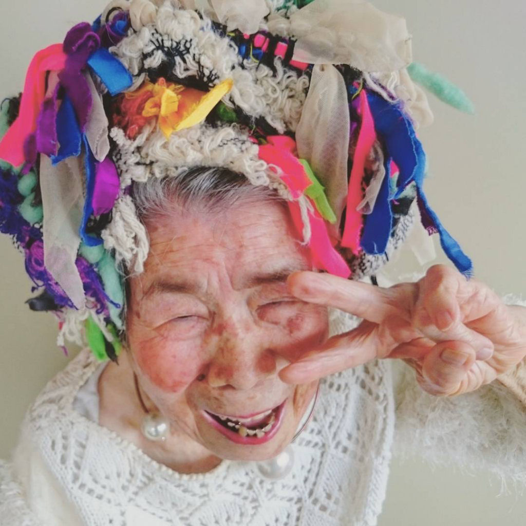 Esta vov de 93 anos  a modelo da moda criada por sua neta 08