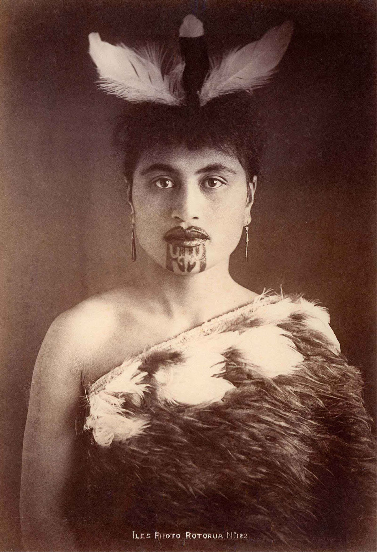 Antigas fotos de Maoris antes das tatuagens tā moko serem proibidas pelos britânicos 35