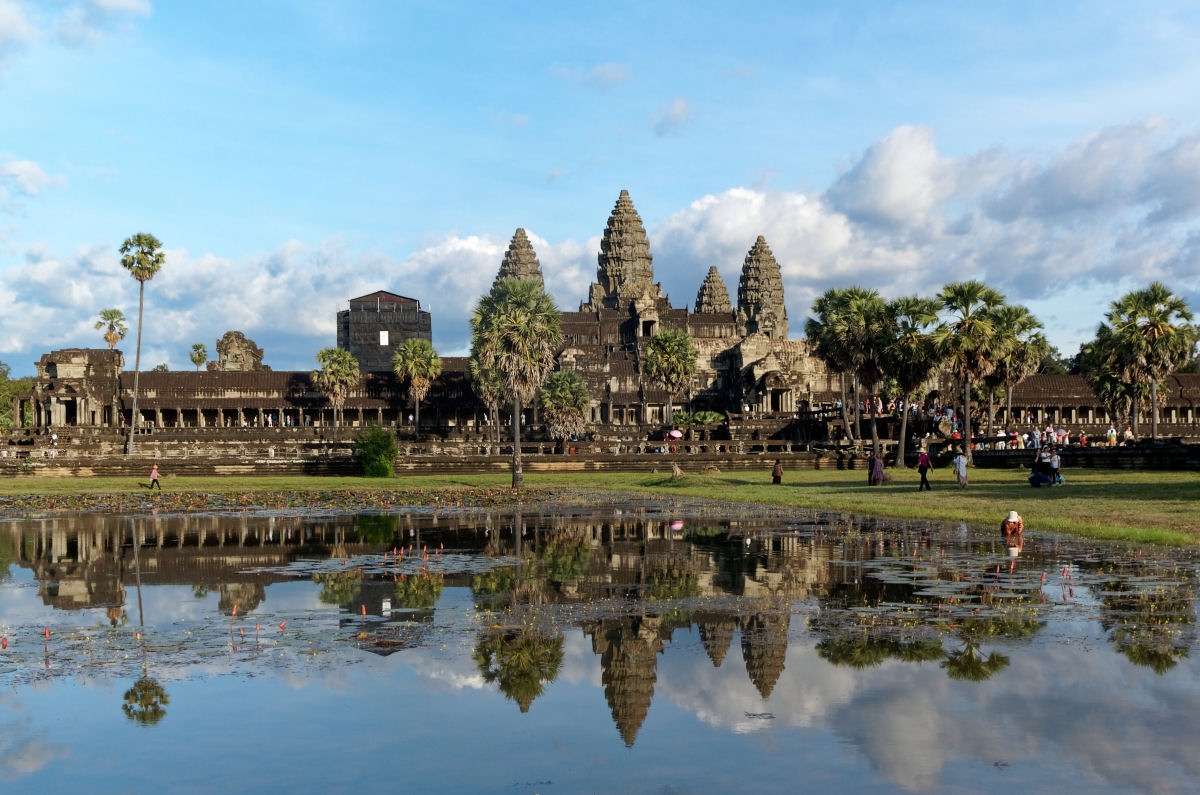 Angkor Wat, o maior templo religioso do mundo,  uma das maravilhas do mundo antigo