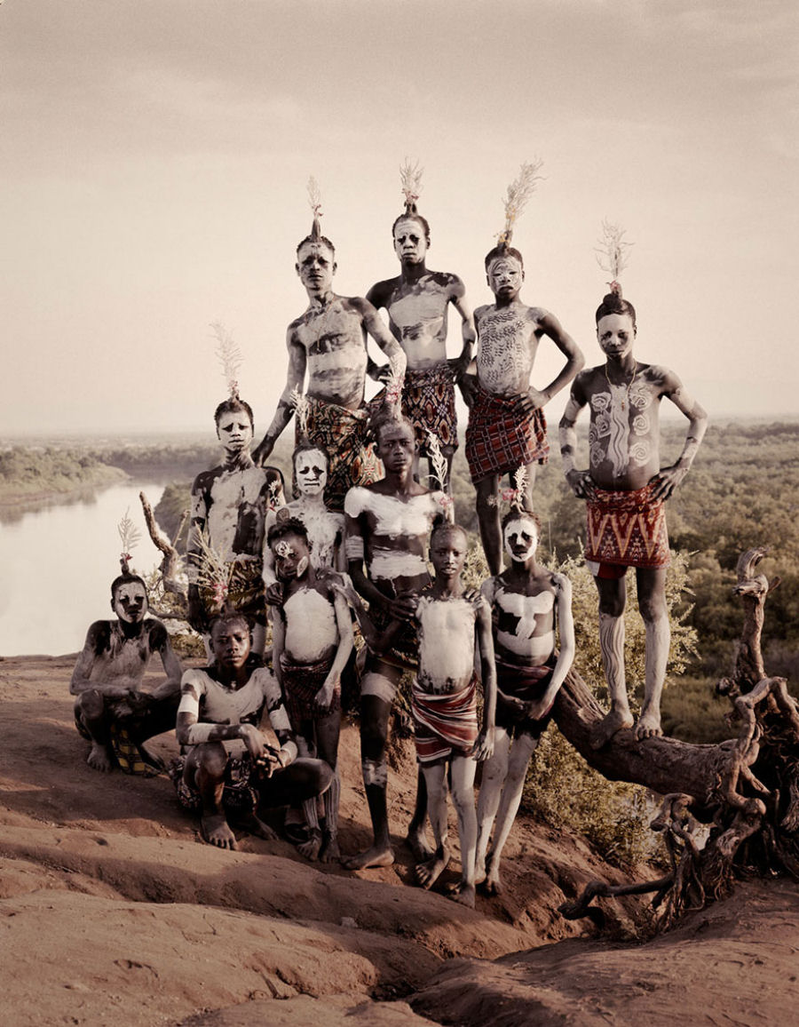 A vida de tribos que esto desaparecendo pelo mundo 37