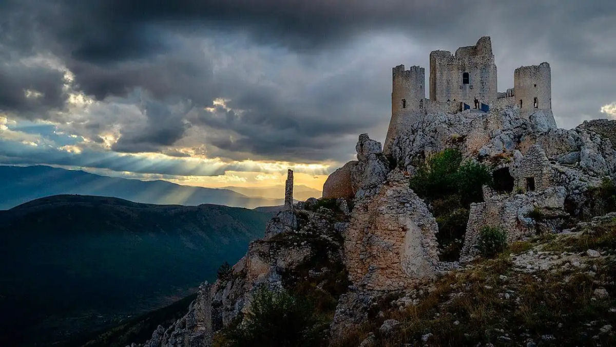 Castelo de Rocha Calascio, uma das fortalezas de maior altitude da Europa