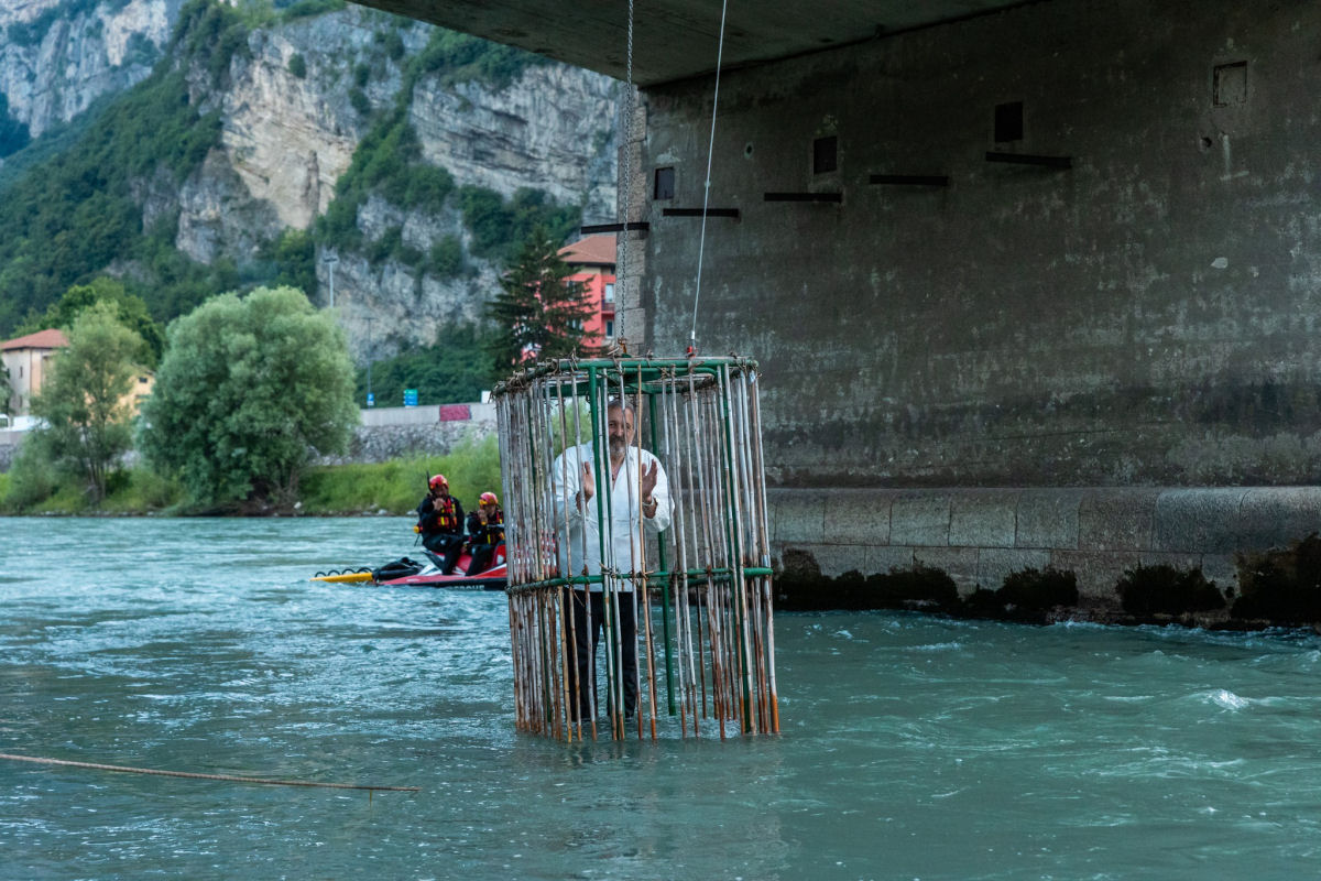O norte da Itlia tem a tradio de afogar um poltico no rio todos os anos