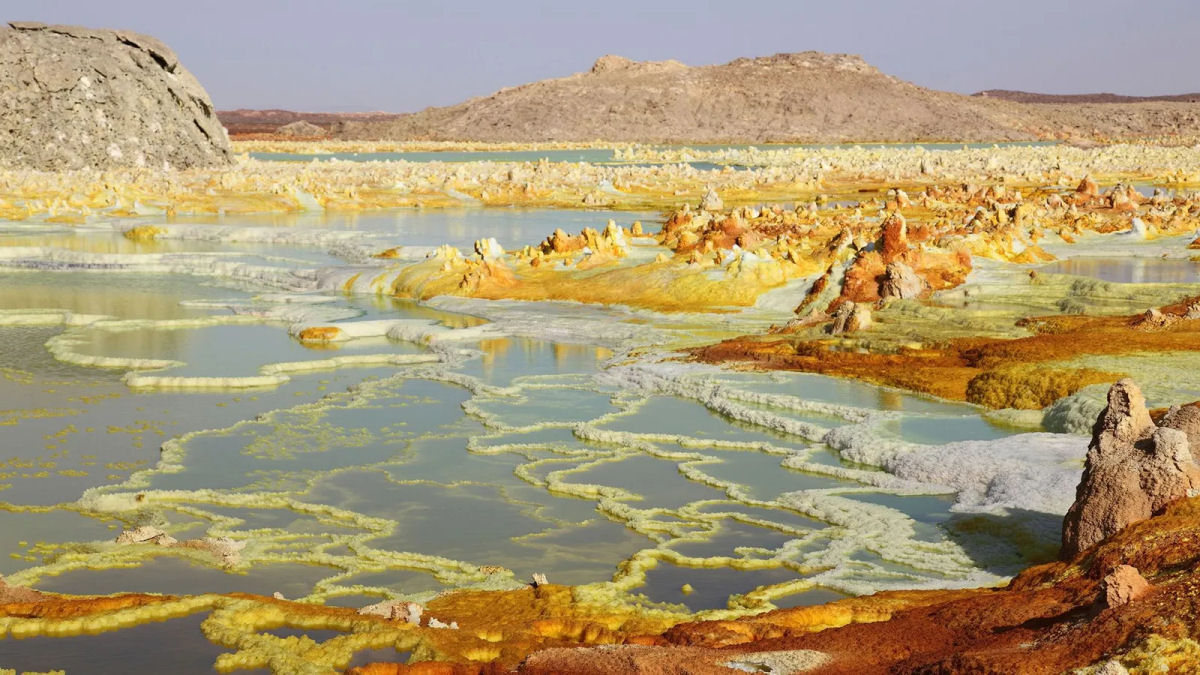 Gaet'ale, a lagoa mais salgada do mundo em meio à fascinante paisagem ácida de Danakil