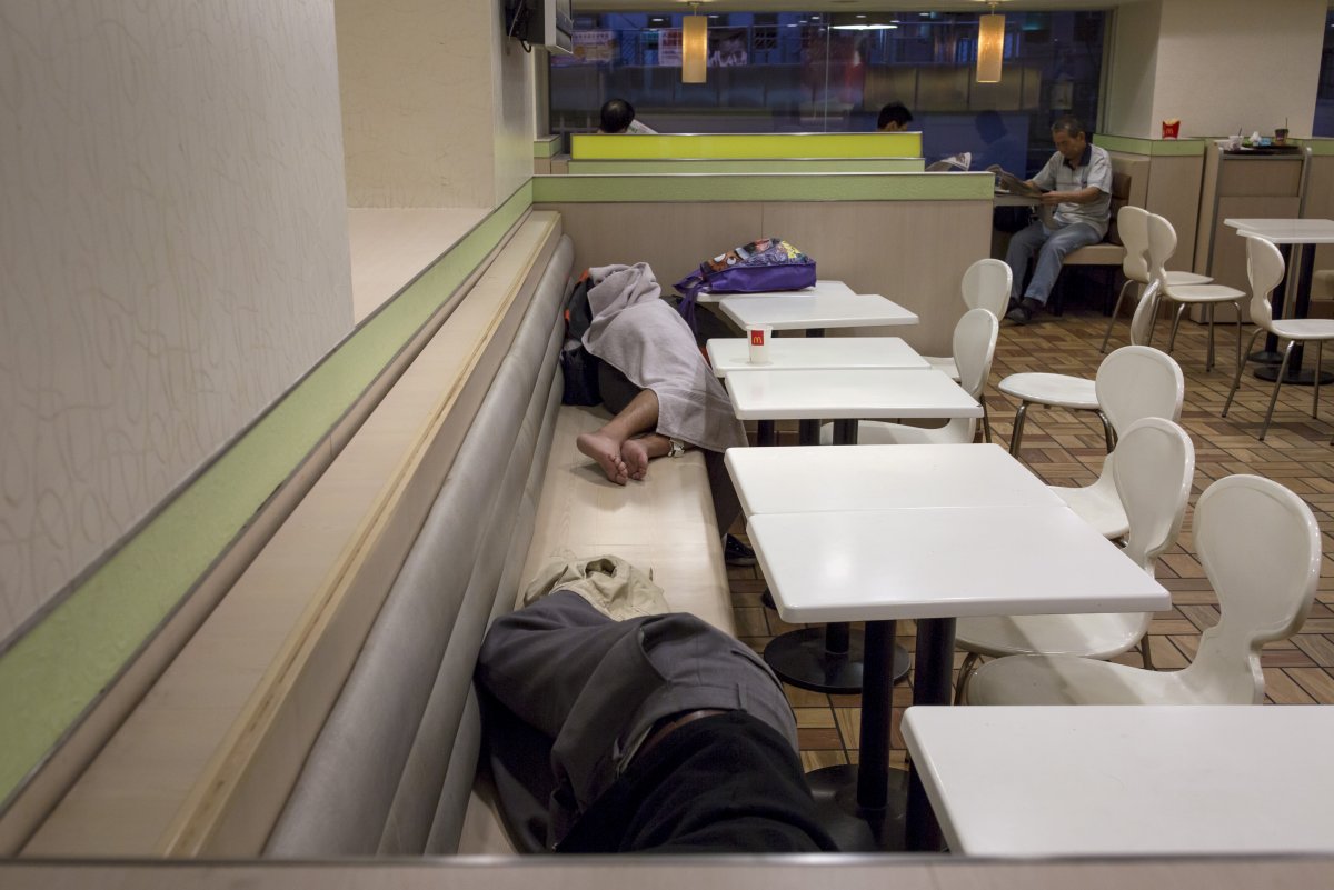 McRefugiados - os pobres de Hong Kong que utilizam o McDonald's como casa
