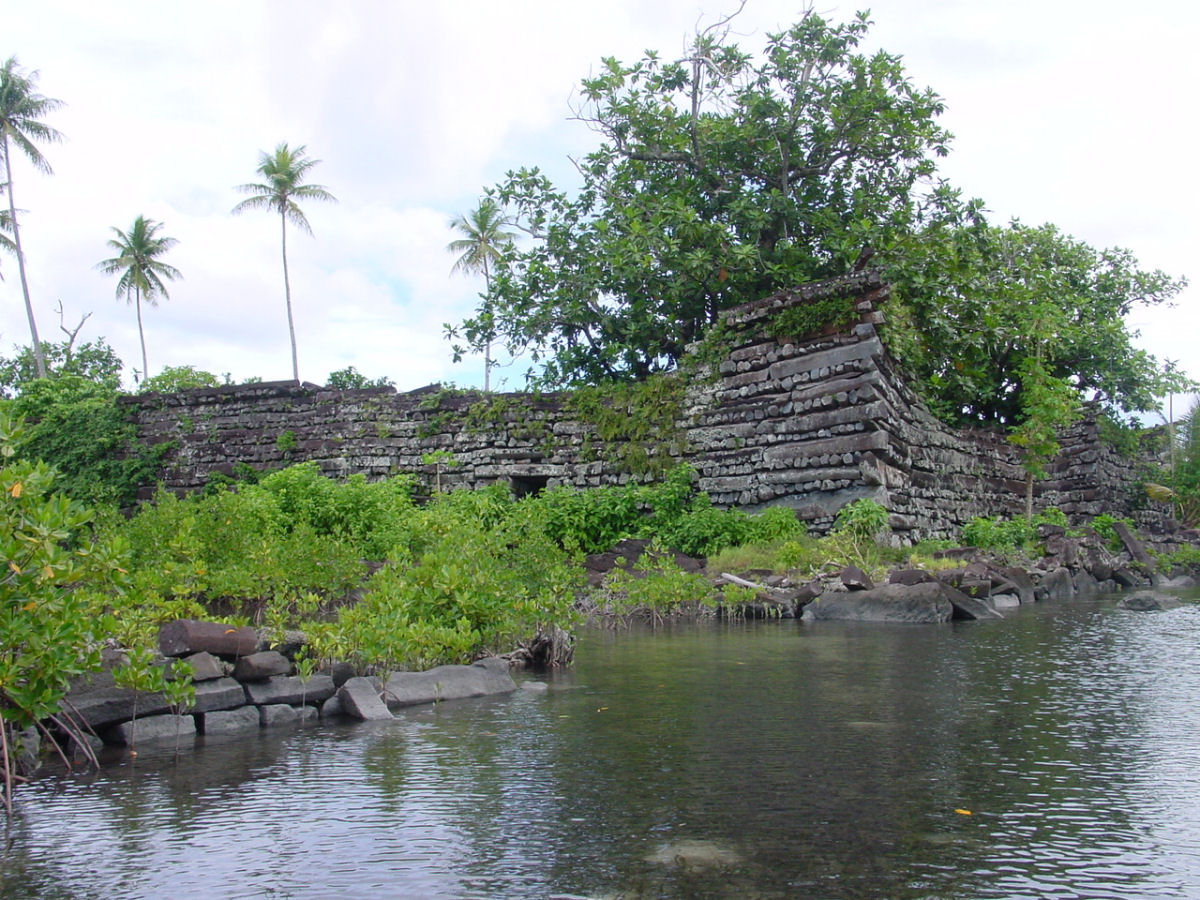 Nan Madol, a antiga cidade construda sobre 92 ilhotas interligadas por canais