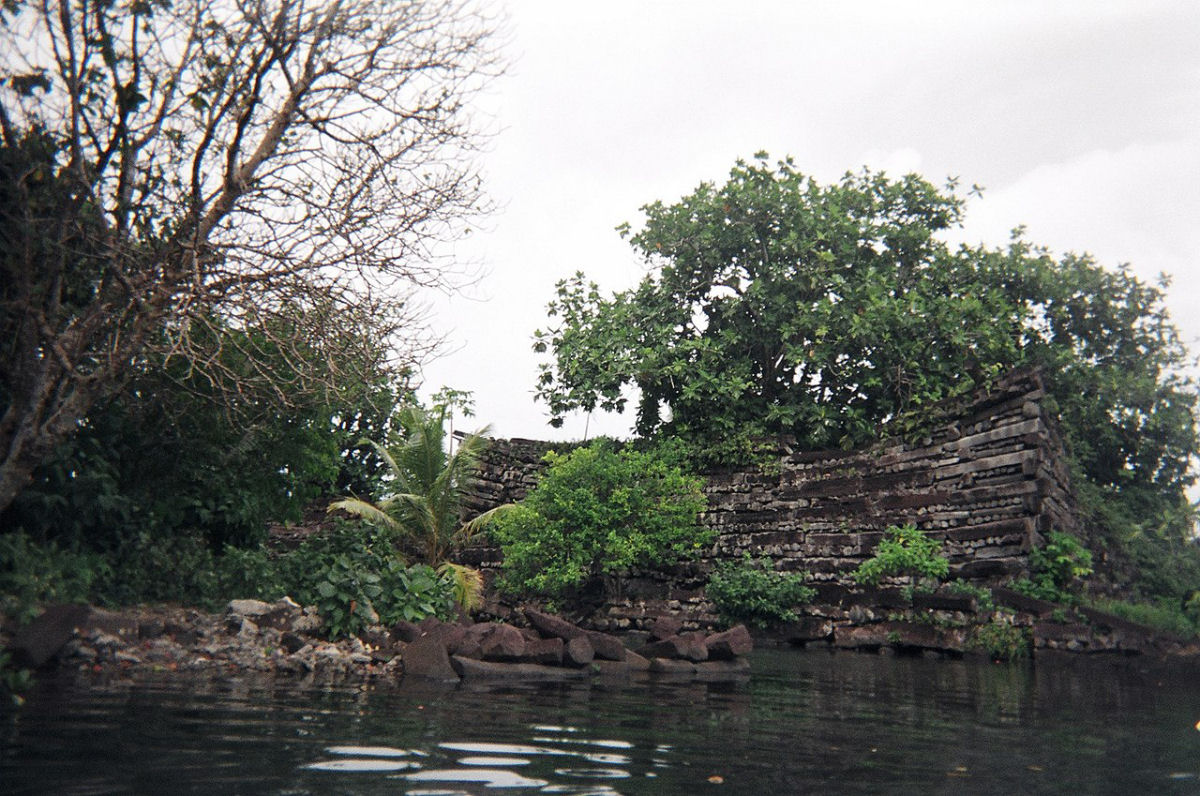 Nan Madol, a antiga cidade construda sobre 92 ilhotas interligadas por canais