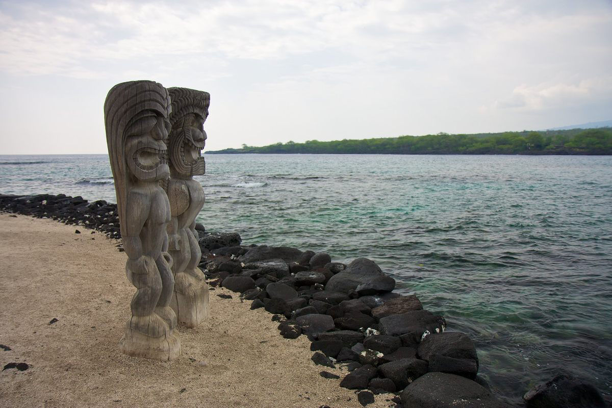 Pu'uhonua o Hōnaunau, os terrenos sagrados que concediam anistia a quem conseguisse alcan-los