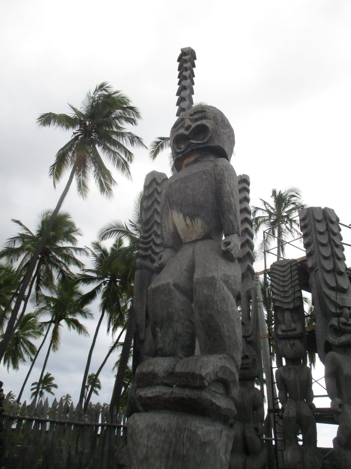 Pu'uhonua o Hōnaunau, os terrenos sagrados que concediam anistia a quem conseguisse alcan-los