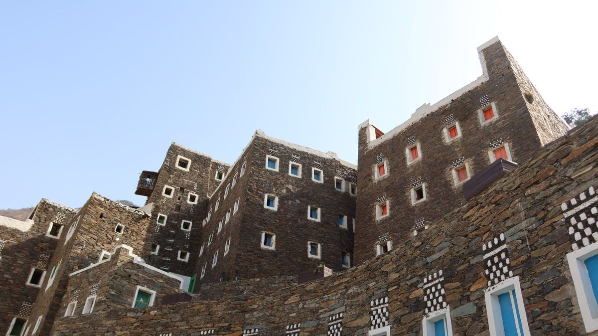 Ragal Almaa, a vila de 900 anos localizada nas terras altas da regio de Asir com arquitetura histrica