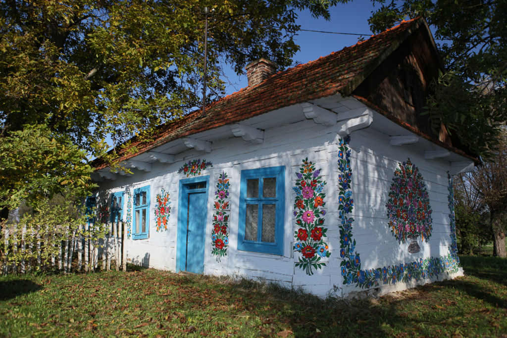 Zalipie, fascinante aldeia pintada com arranjos florais na Polnia 01