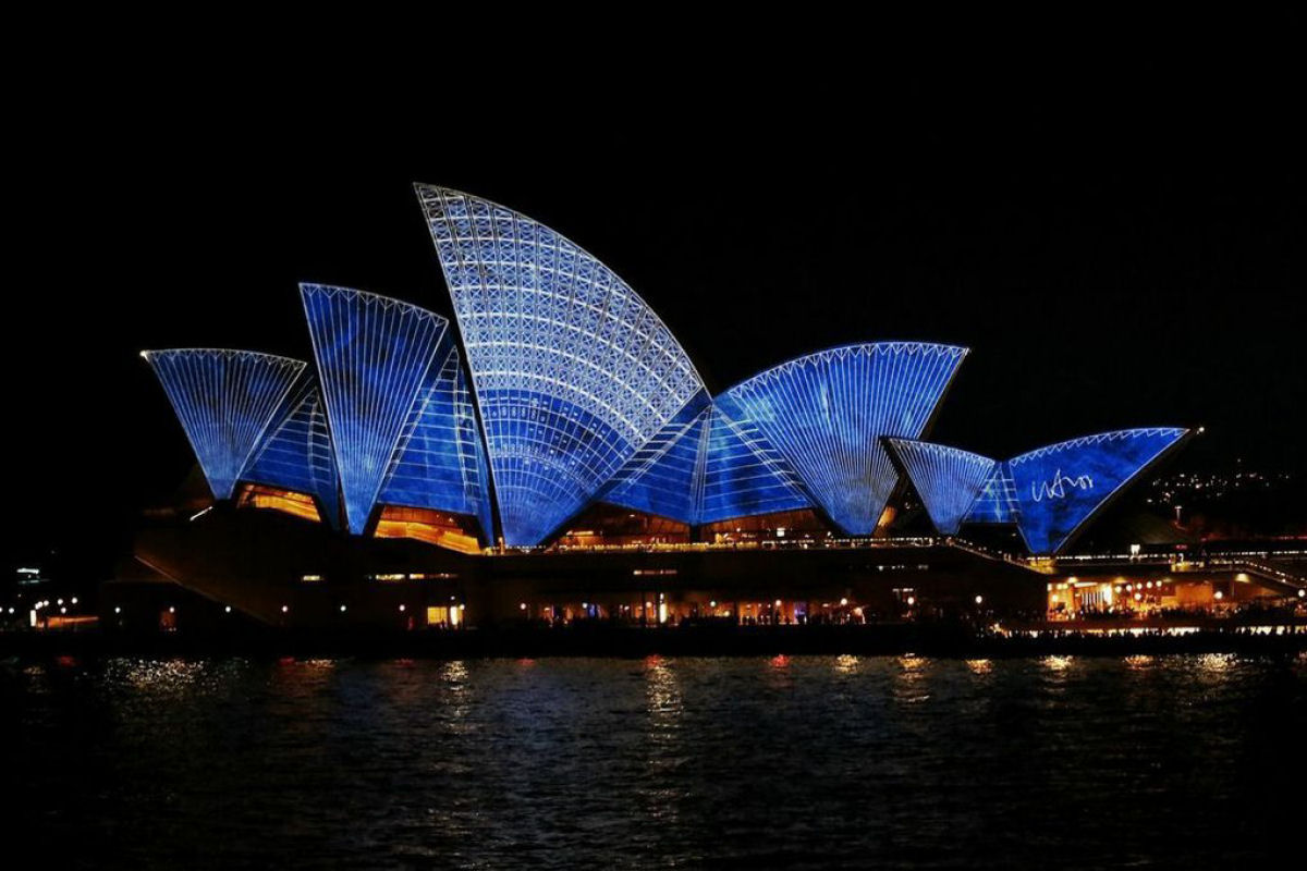 Acendendo as Velas do Opera House de Sydney em um show de luzes psicodlicas 02