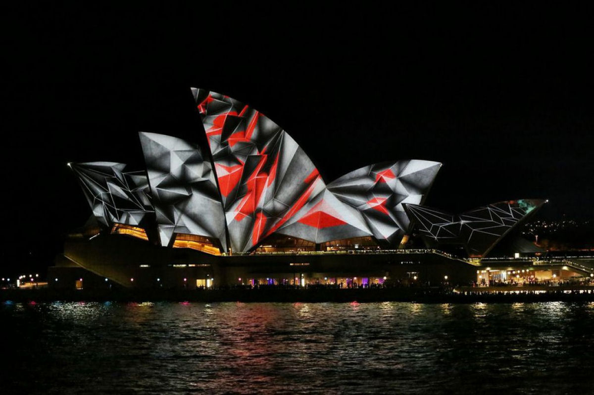 Acendendo as Velas do Opera House de Sydney em um show de luzes psicodlicas 10