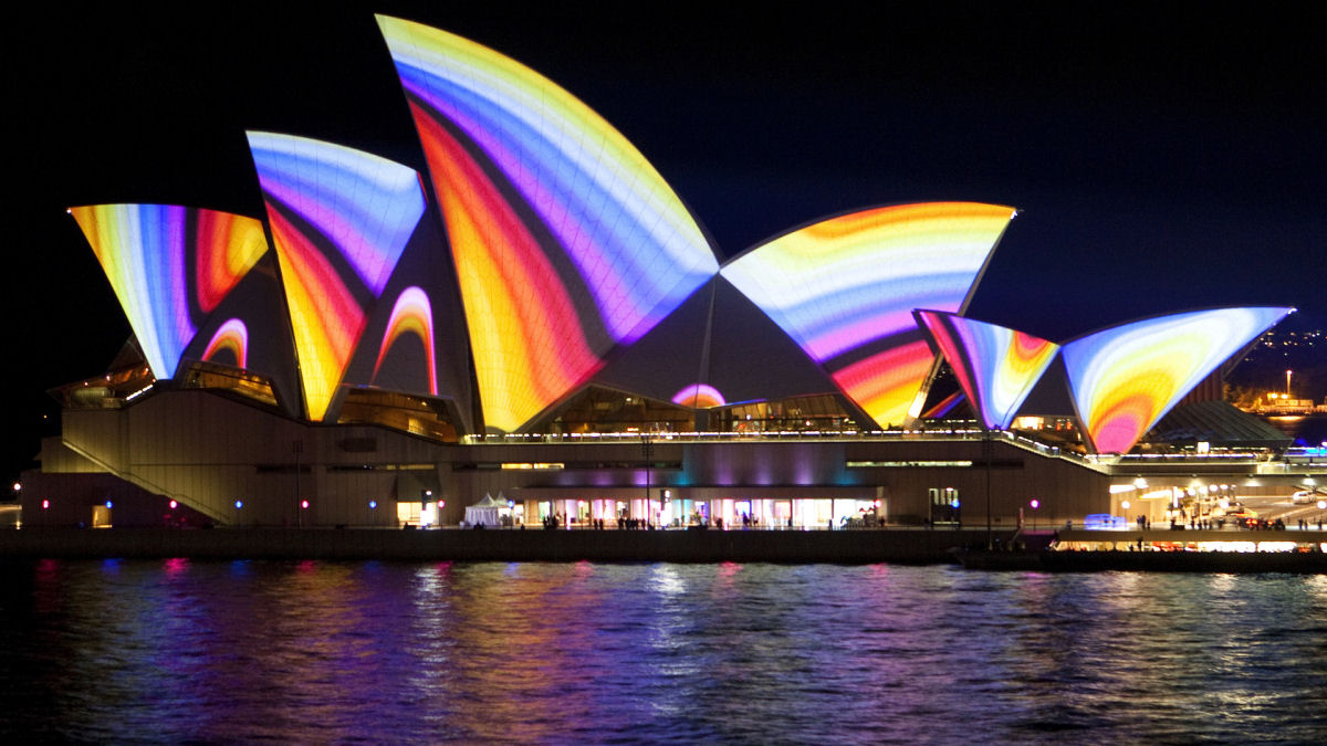 Acendendo as Velas do Opera House de Sydney em um show de luzes psicodlicas 20