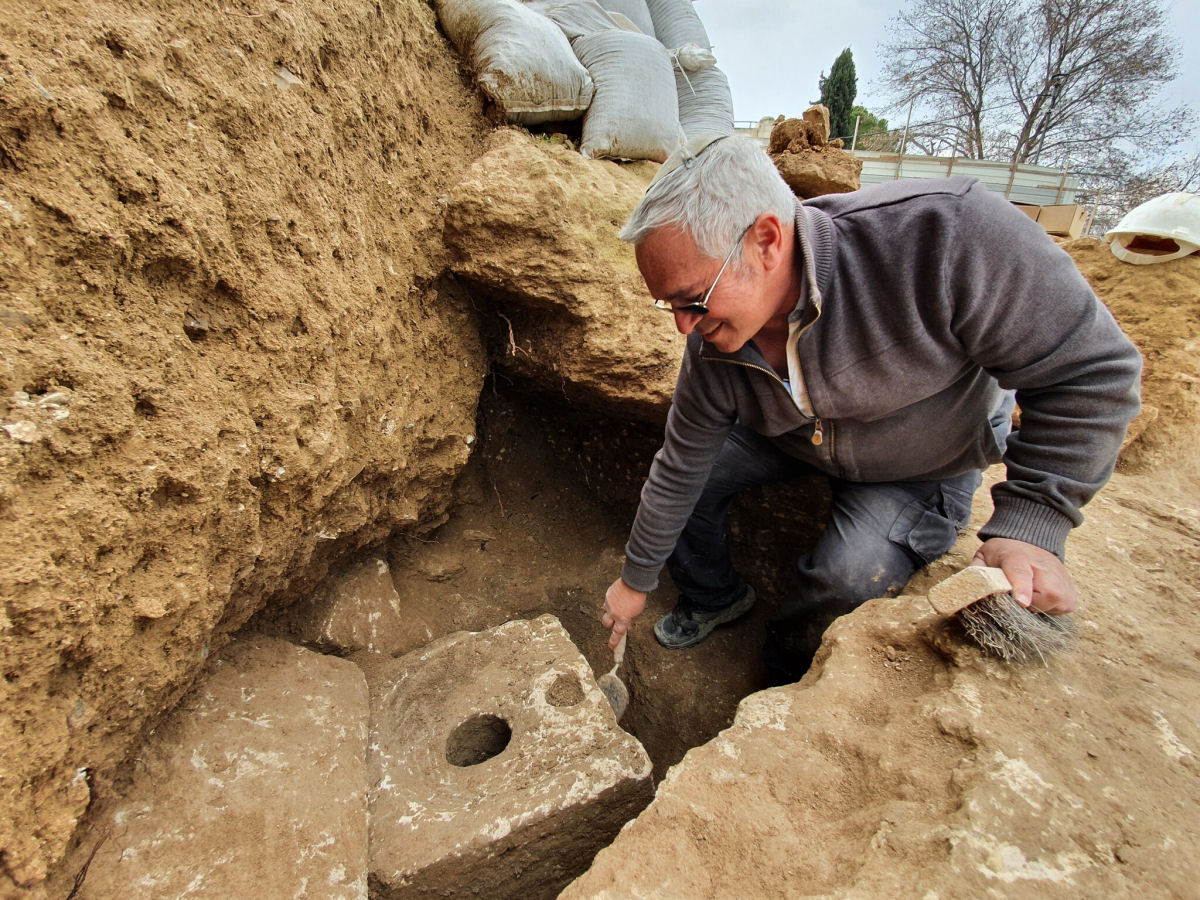 Arqueólogos descobrem em Israel um luxuoso banheiro da era bíblica dotado até de ambientadores