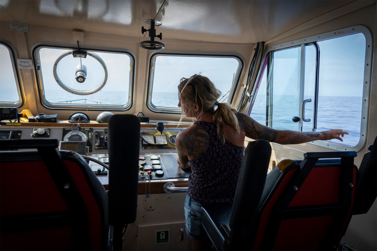 Banksy financia um barco salva-vidas para resgatar refugiados do Mediterrâneo