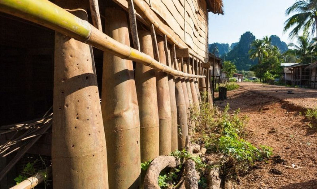 Bombas no detonadas encontram uso dirio nas aldeias do Laos 05