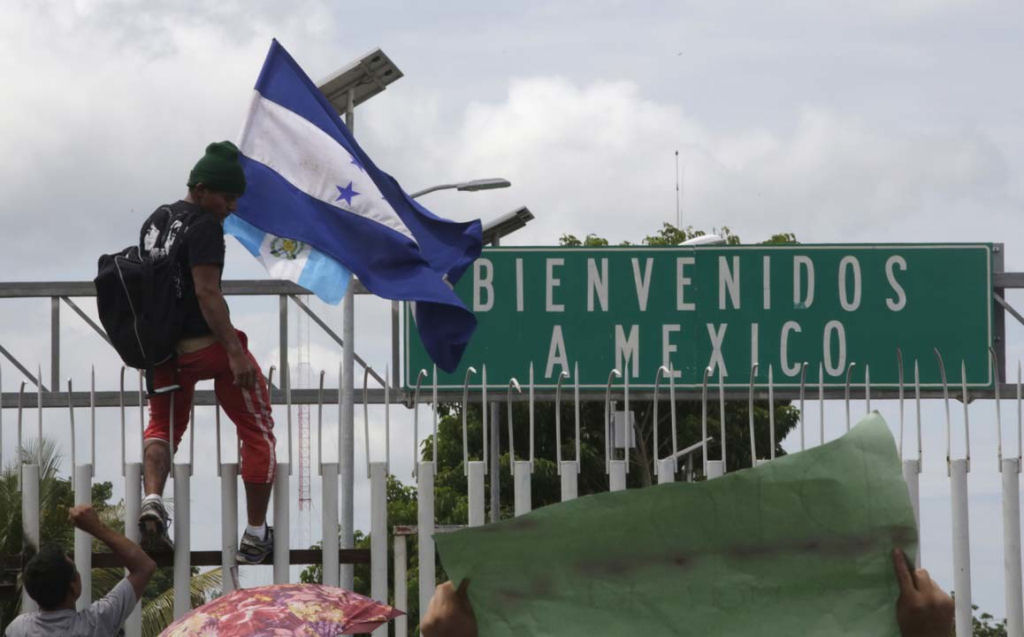 A caravana do desespero: migrantes centroamericanos cruzam a fronteira com Mxico 11
