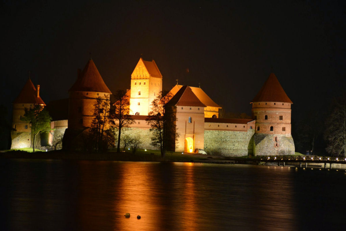 O belo Castelo da Ilha de Trakai, na Lituânia