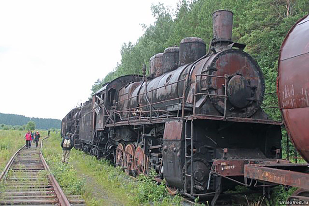 O colossal cemitrio de trens soviticos cados no esquecimento de Shumkovo