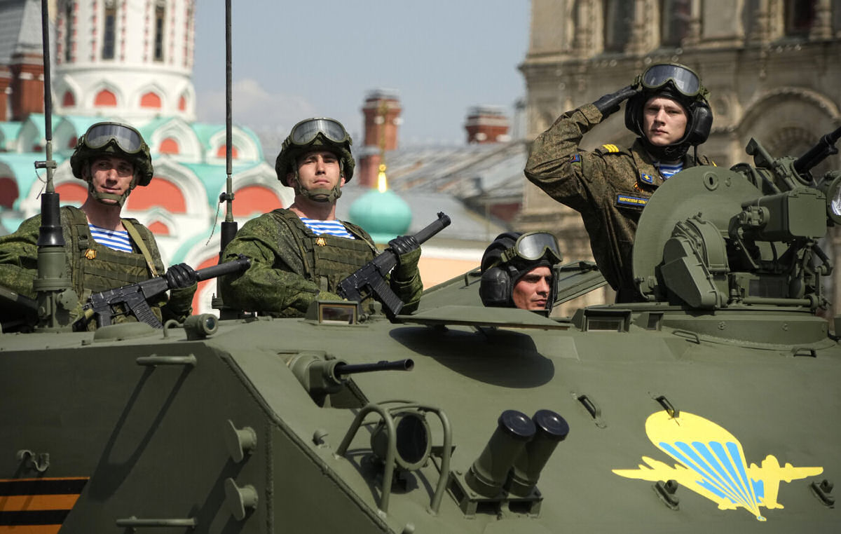 Muitos soldados russos estão-se negando a participar da invasão à Ucrânia