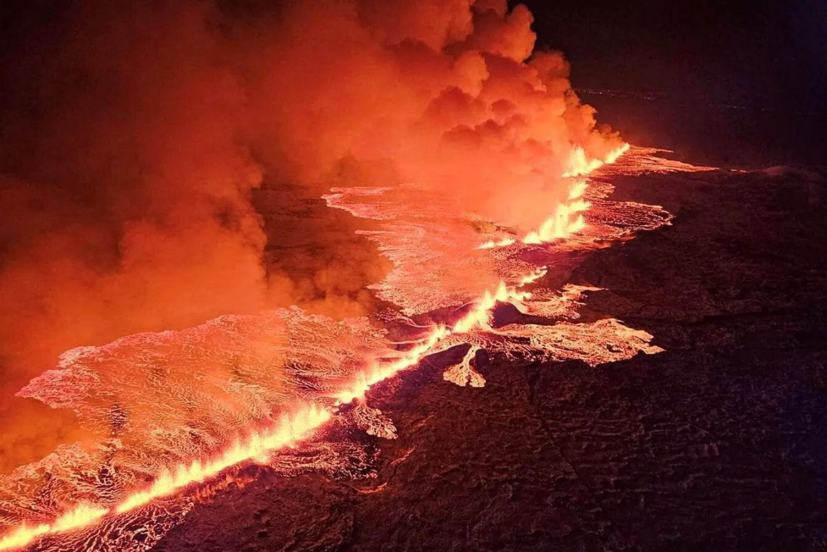 Vulco islands vomita lava na quarta e mais poderosa erupo em trs meses