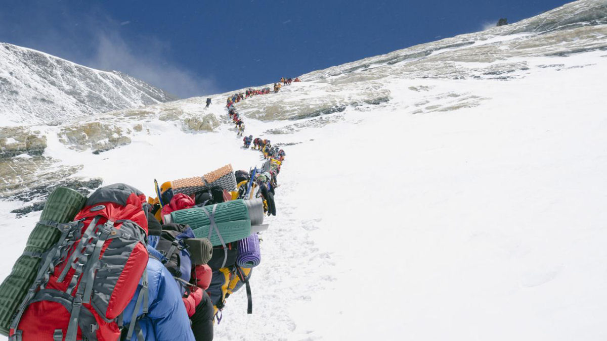 O que fazer com 11 toneladas de caca do Everest?