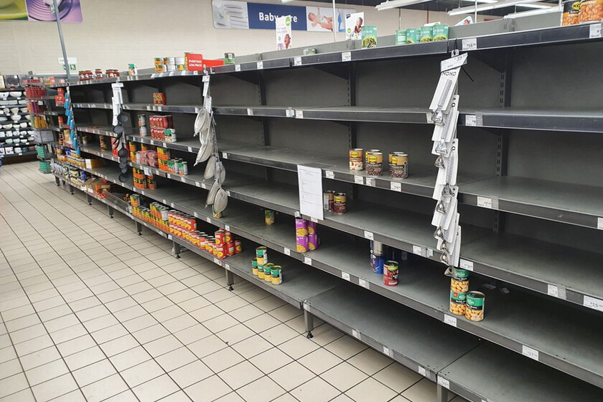 Reino Unido deve saber algo que ninguém mais sabe: vai pedir aos seus cidadãos que armazenem alimentos e água em casa