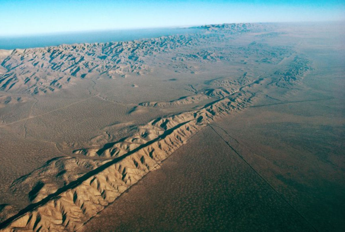 Animao hipnotizante mostra as placas tectnicas da Terra se movendo de 1,8 bilho de anos atrs at hoje