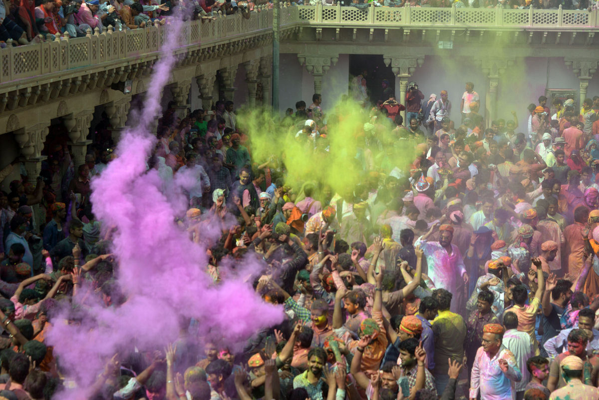 As fotos mais espetaculares do festival Holi 2018 na Índia 13