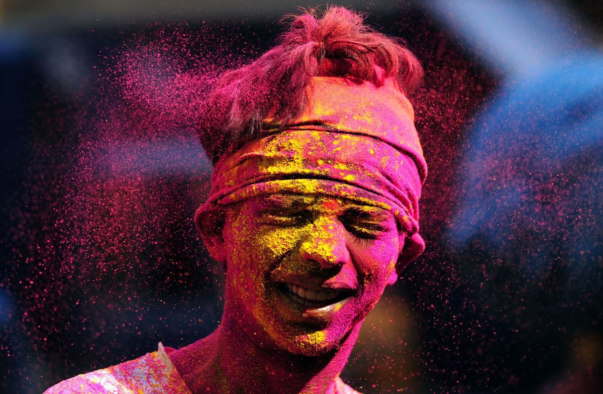 A Índia colorida celebra o festival de Holi 10