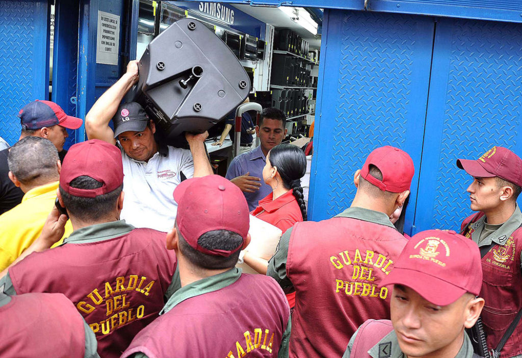 Governo Maduro expropria lojas na Venezuela e vende produtos quase de graa 12
