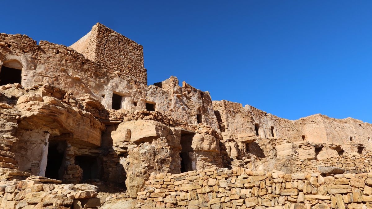 Guermessa, a encantadora vila esculpida no topo de uma montanha na Tunísia 