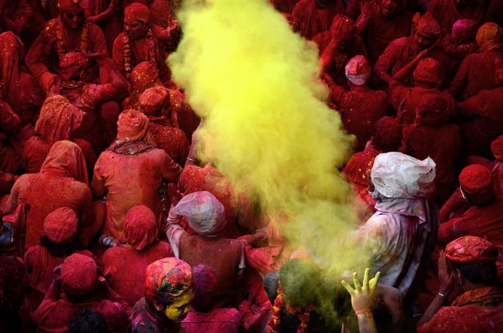 O significado por trs das muitas cores do Festival Holi da ndia