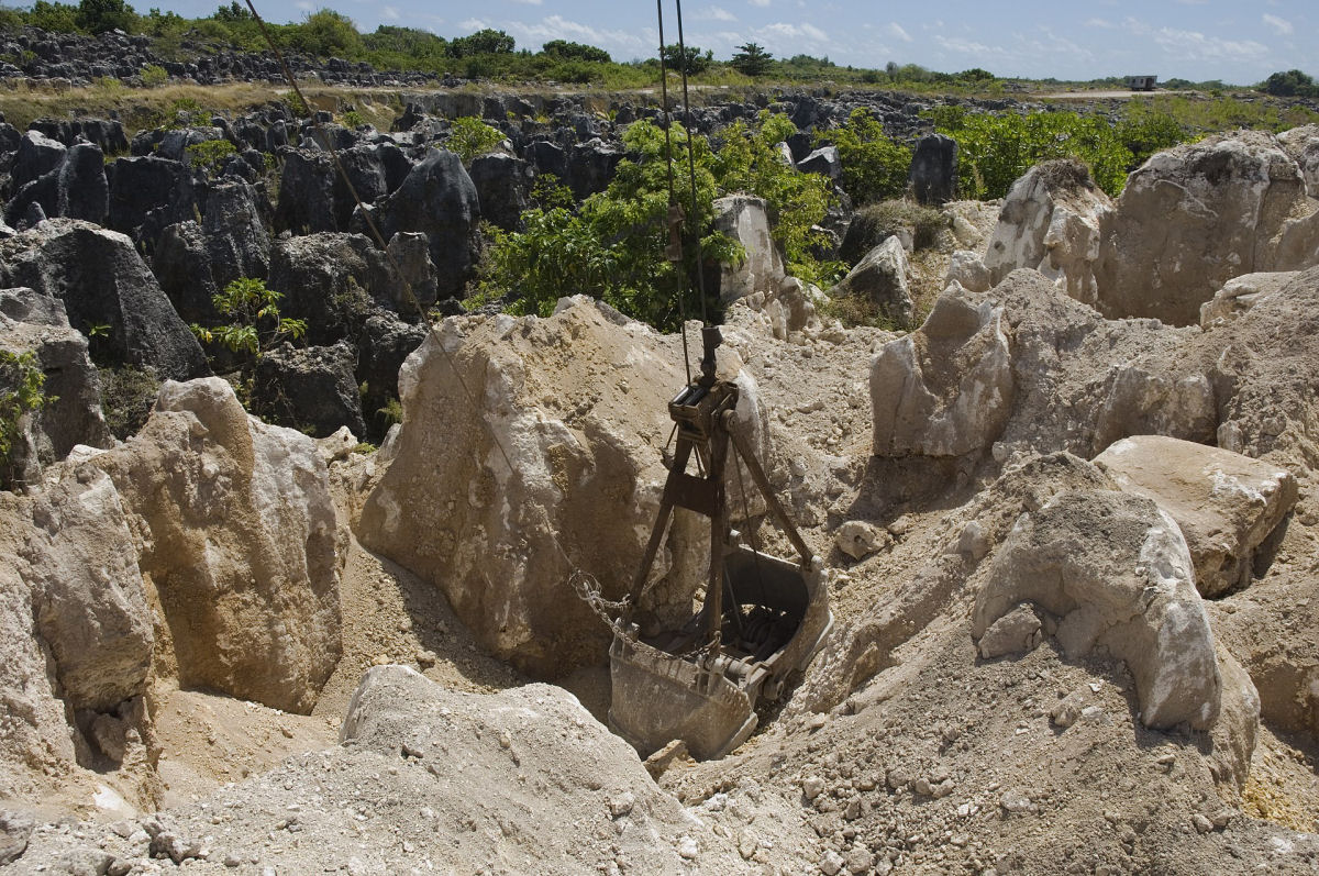 Nauru: um pas insular arrasado pela minerao de fosfato 07