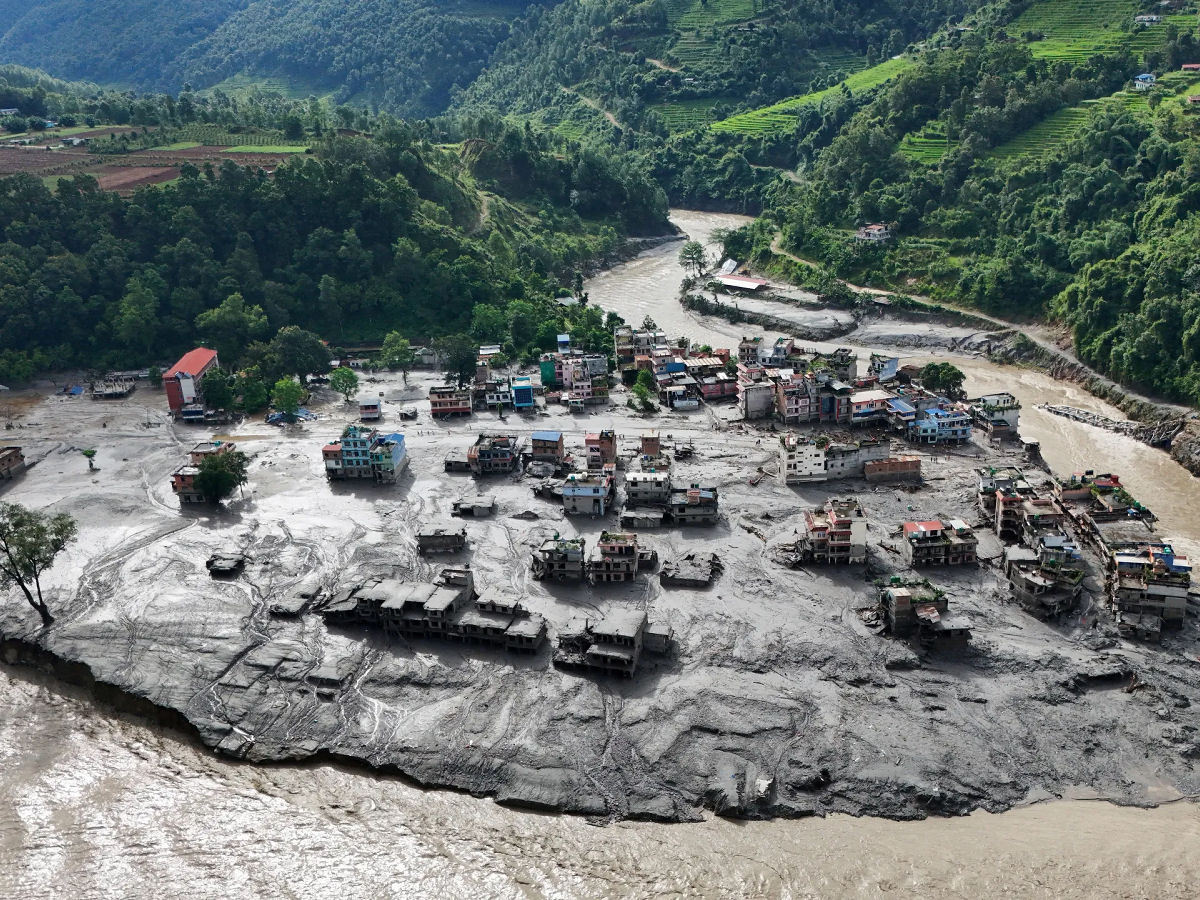 Colapso de geleira provavelmente causou as inundações devastadoras no Nepal