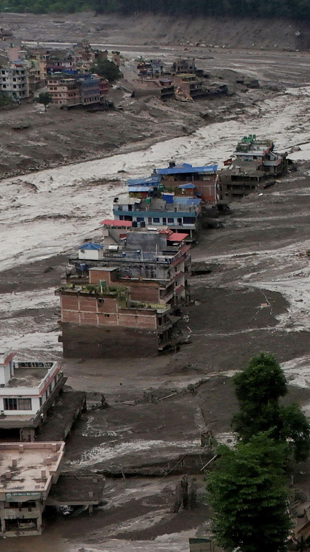 Colapso de geleira provavelmente causou as inundações devastadoras no Nepal