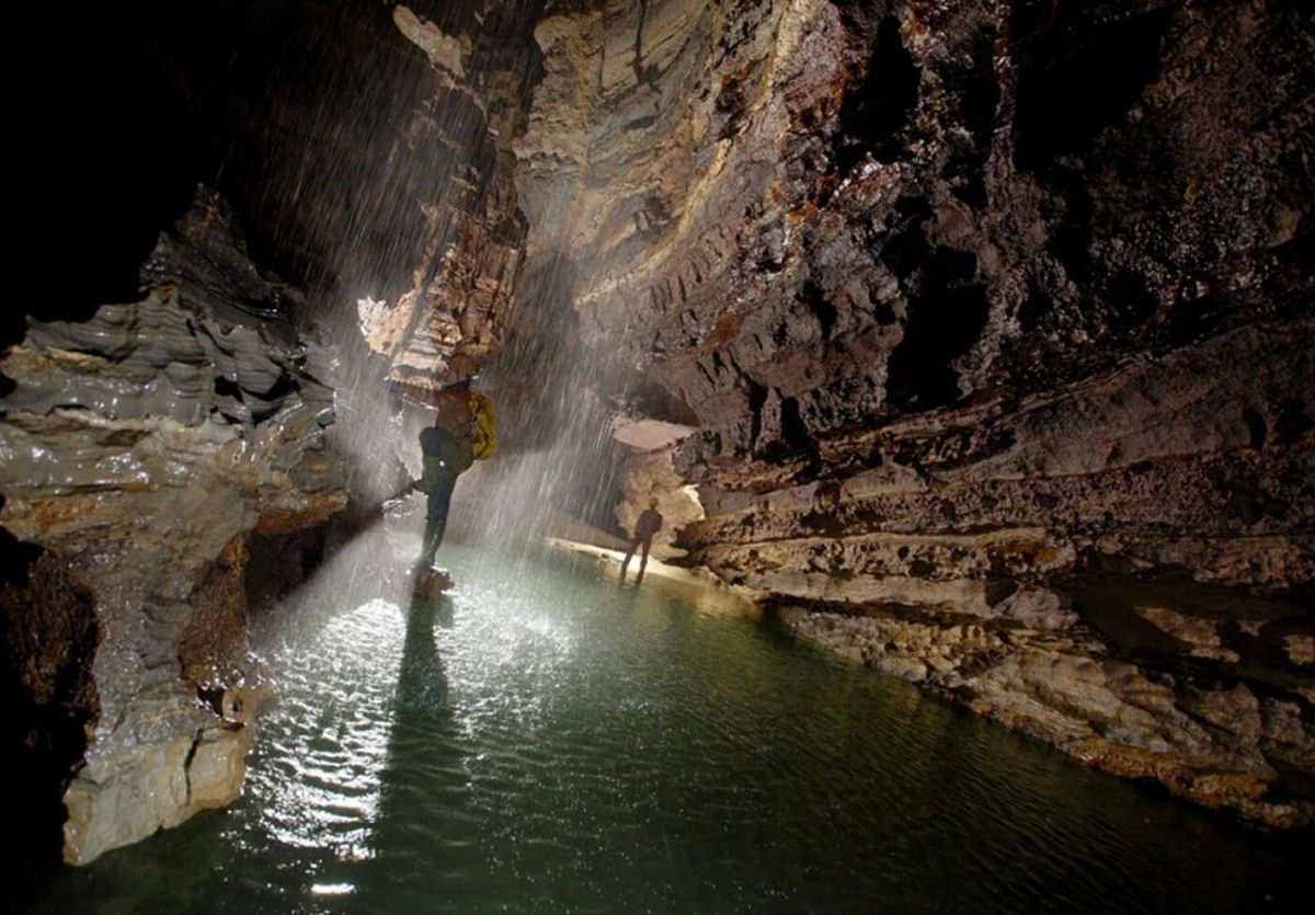 H um limite de profundidade em que podemos adentrar as cavernas?