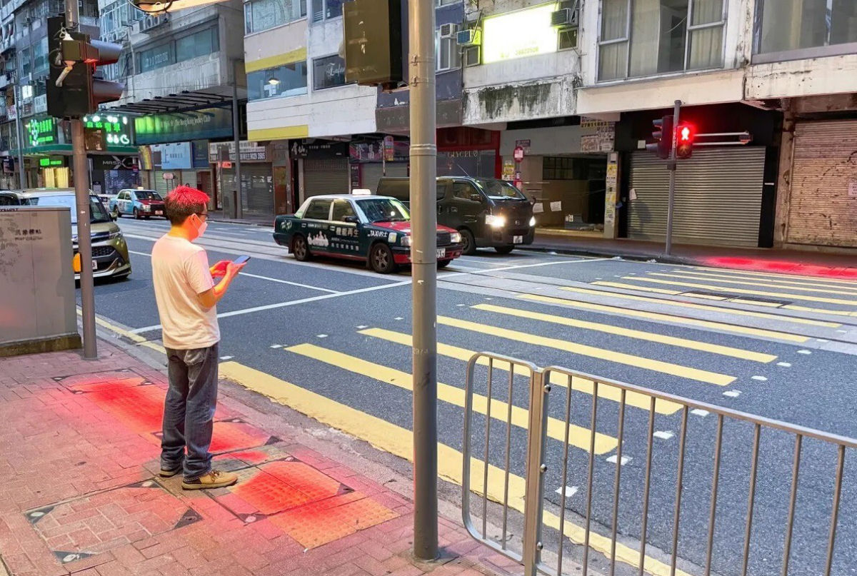 Farol vermelho: cada vez mais pedestres morrem por estarem distrados com seus celulares