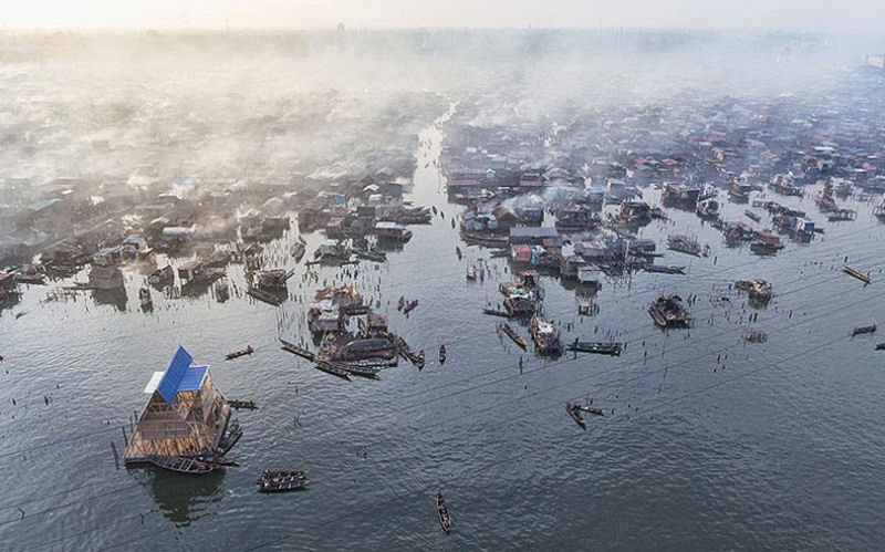 Assim  a vida na Veneza dos pobres, um bairro nigeriano chamado Makoko