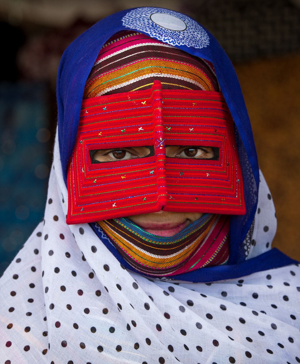 As belas e misteriosas iranianas fotografadas com suas máscaras boregheh 10