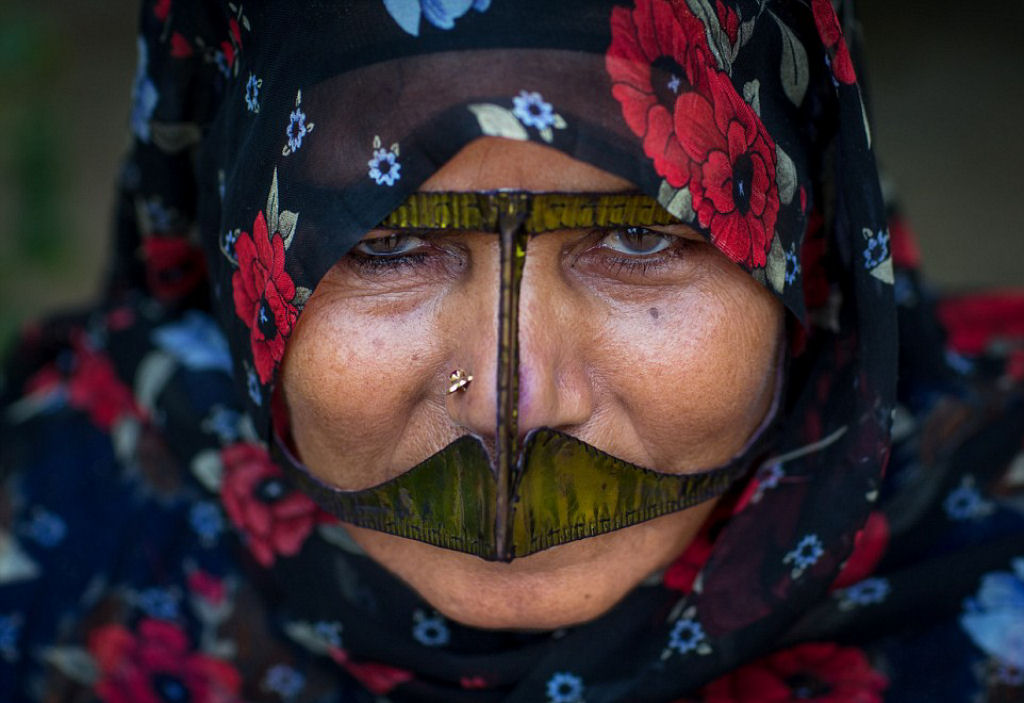 As belas e misteriosas iranianas fotografadas com suas máscaras boregheh 14
